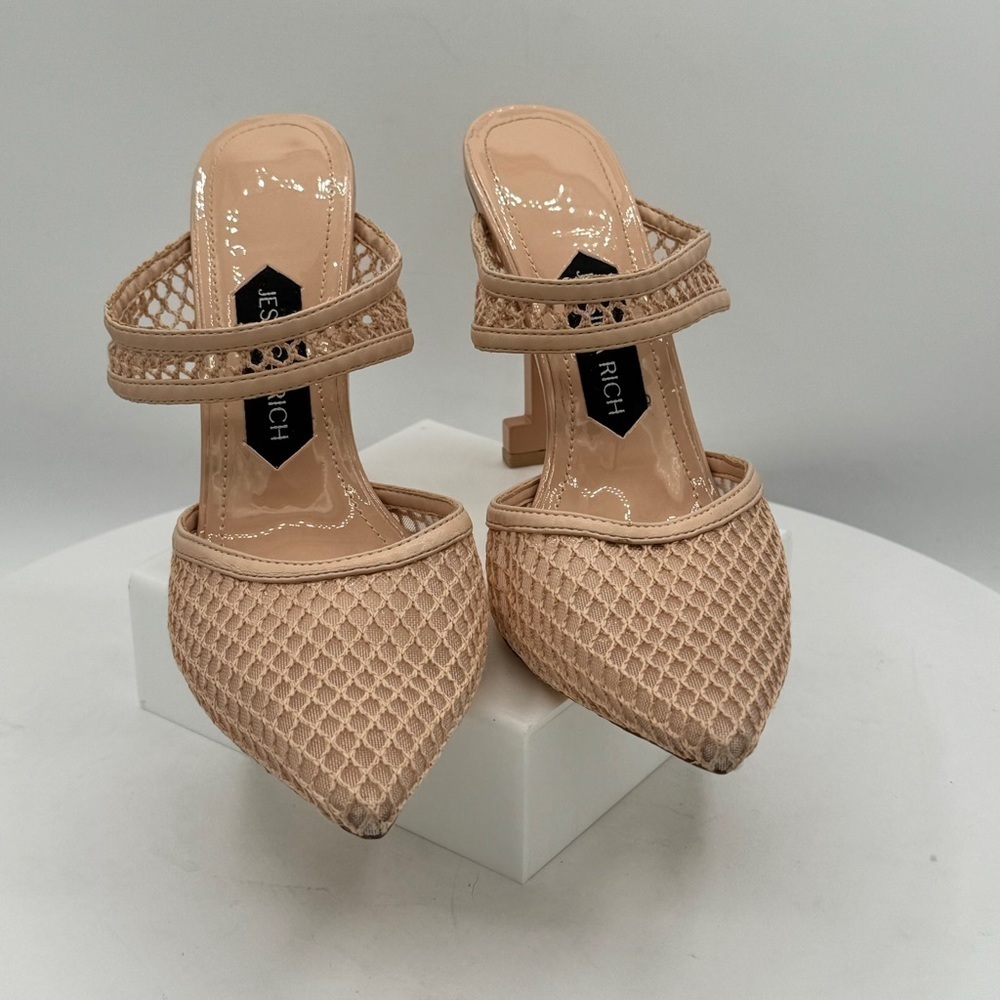 Jessica Rich Ysabelle Fishnet Pointed Toe Womens Pump Size EU 39‎ Color Nude